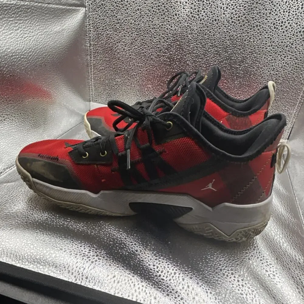 Nike Air Jordan Why Not Zer0.4 Red Black White Size 11.5 Russell Westbrook Shoes